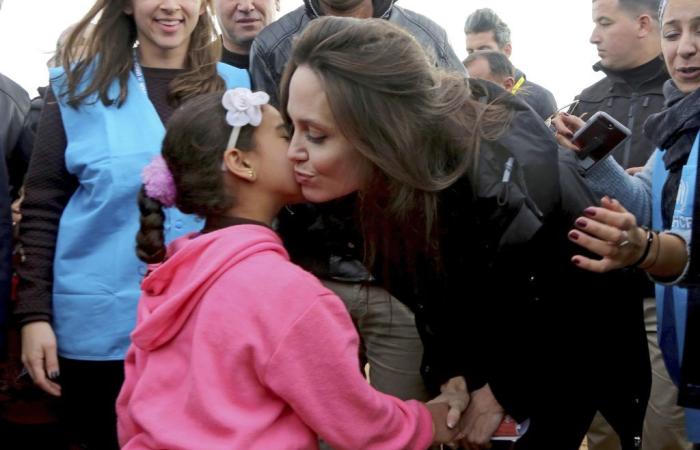 بالفيديو والصور… أنجيلينا جولي: أعشق اللاجئين ويجب حل أزمتهم!