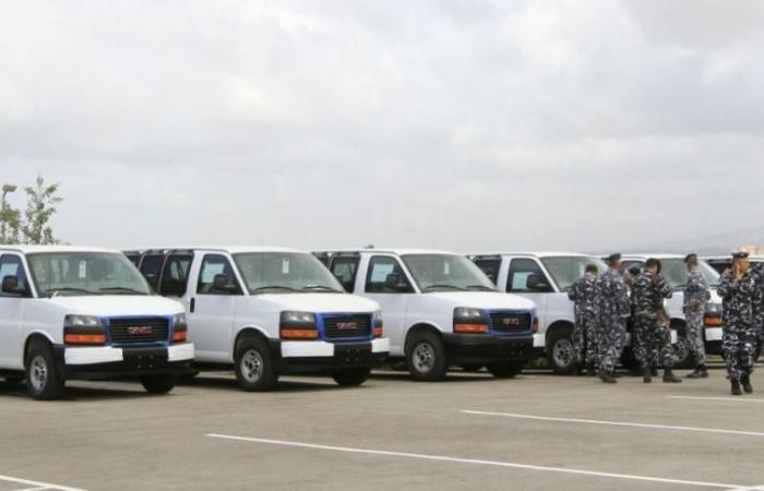 6 سيارات لنقل السجناء من السفارة الأميركية لقوى الأمن الداخلي