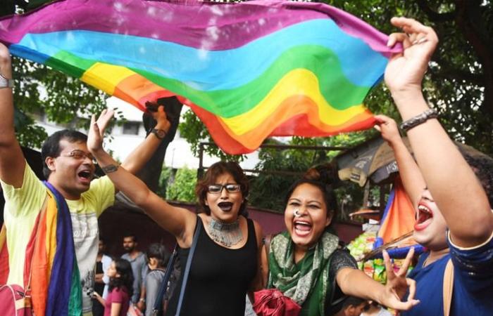 الهند تبيح ممارسة الجنس بين "المثليين" وتجرمه مع الحيوانات