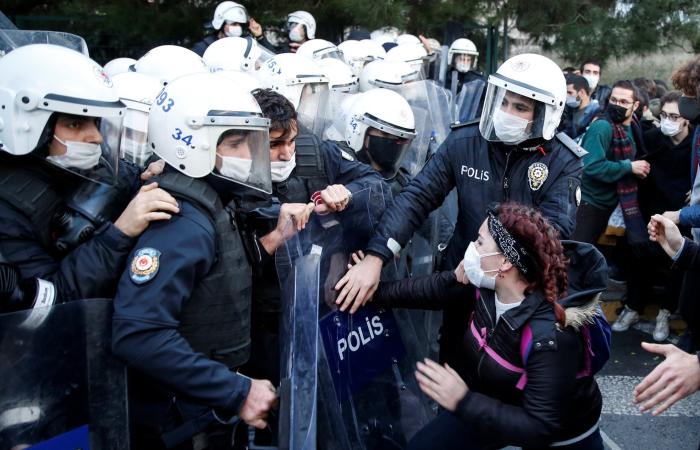 تقرير: اعتقال 20 ألفاً خلال التظاهرات بتركيا في 4 سنوات