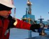 هبوط إنتاج النفط الروسي إلى 11.126 مليون ب/ي في أيار