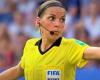 امرأة تدخل حكماً في مباراة ألمانيا وكوستاريكا