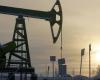 روسيا توقف إمدادات النفط إلى بولندا